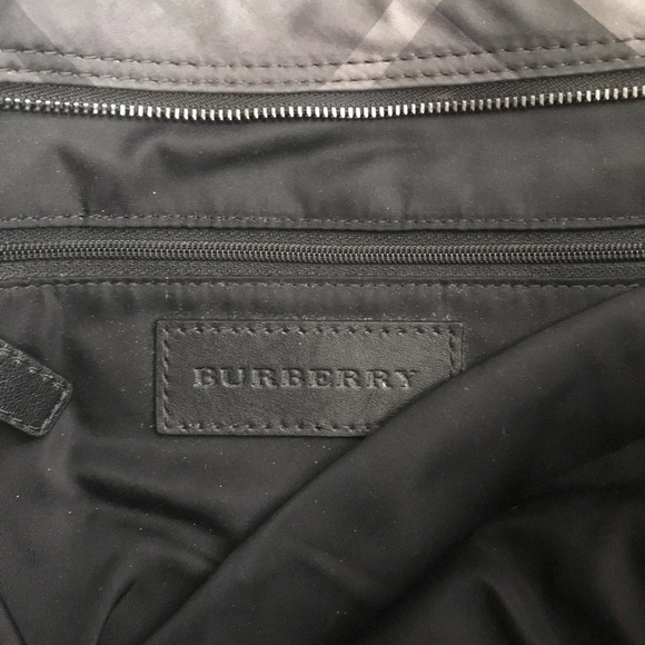 EUC Burberry Purse - Picture 6 of 13